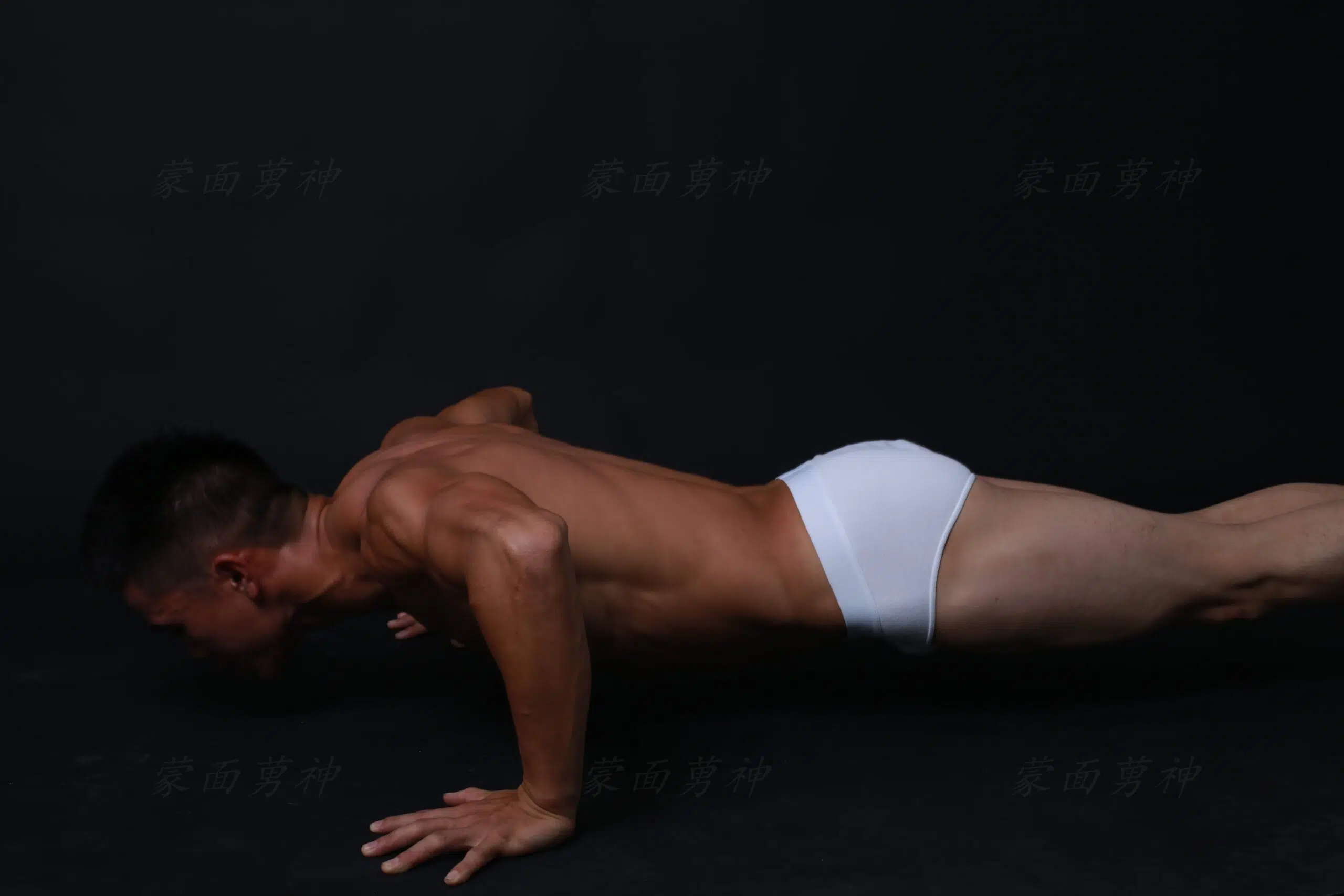 蒙面男神 抖音網紅私教羅翔 異男街頭運動達人 ‖ R+【PHOTO】