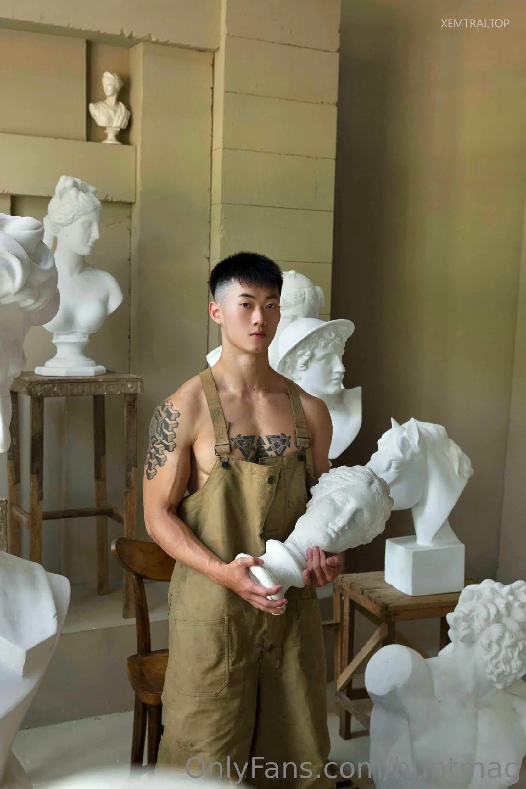 HORN 02 – VINCENT HONG ‖ R+【PHOTO+VIDEO】
