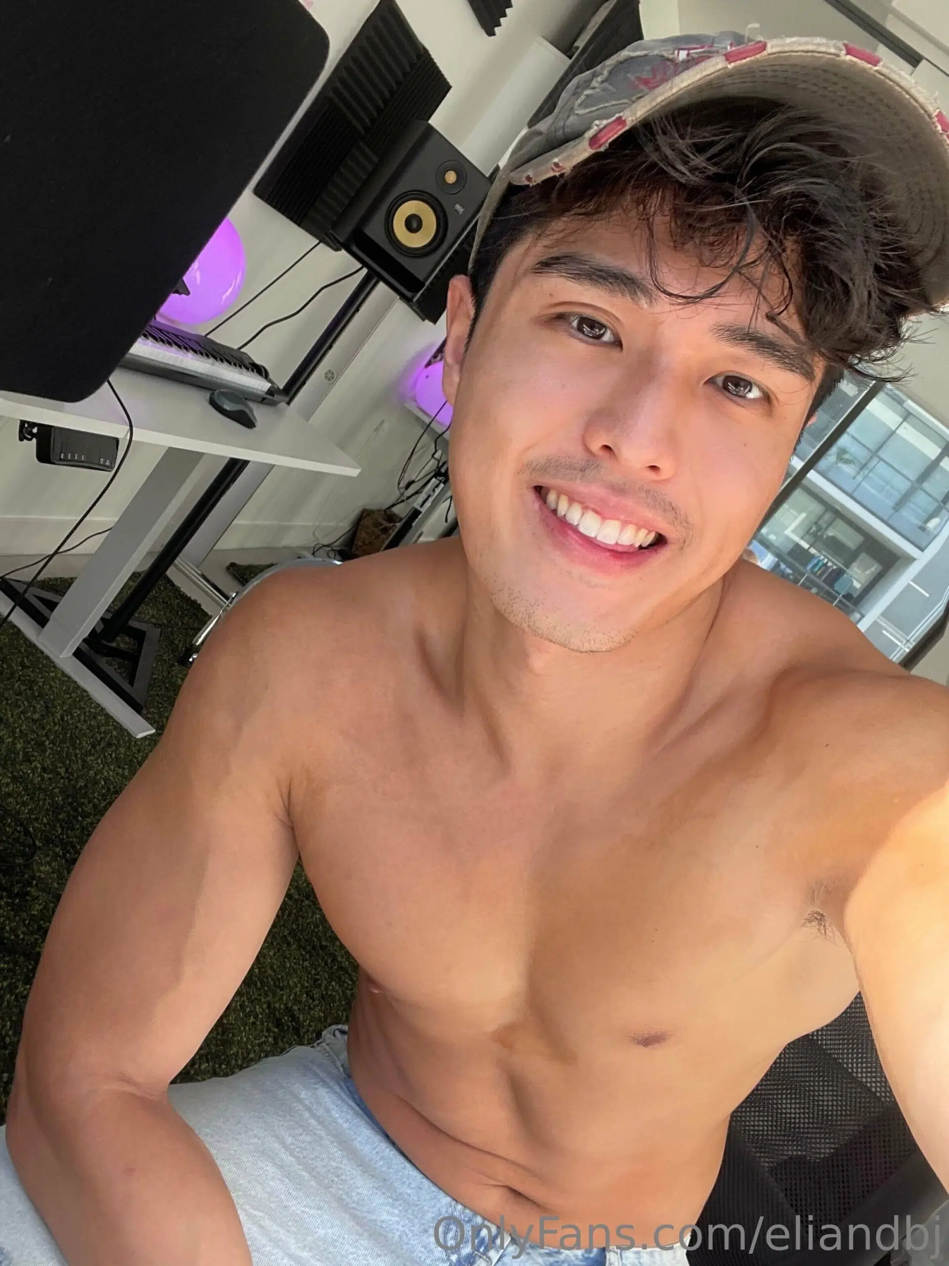 ELIXXXOFFIC PRIVATE SET