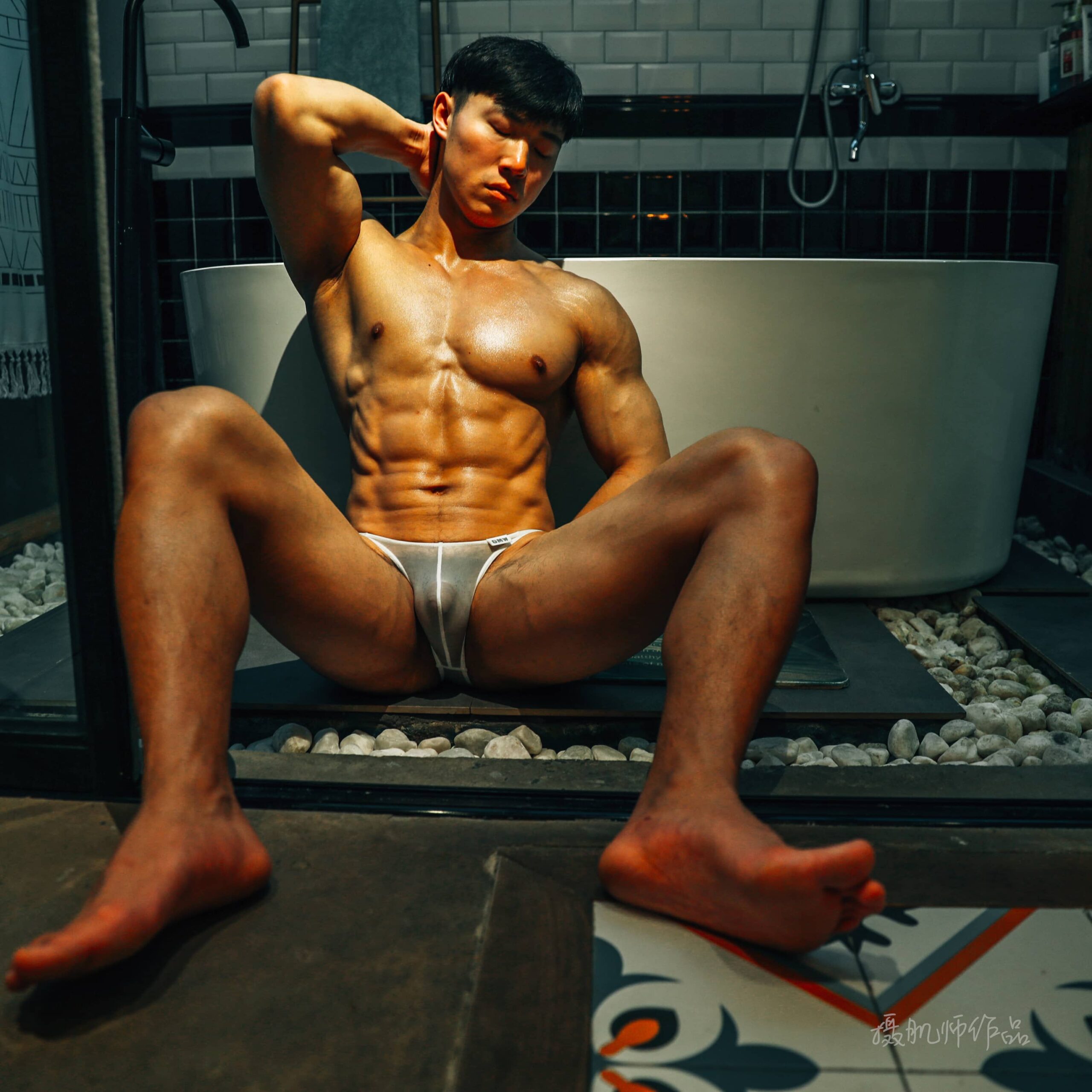 攝肌師第二十九本寫真 浴缸男孩XIAOHOU ‖ 19+【PHOTO】