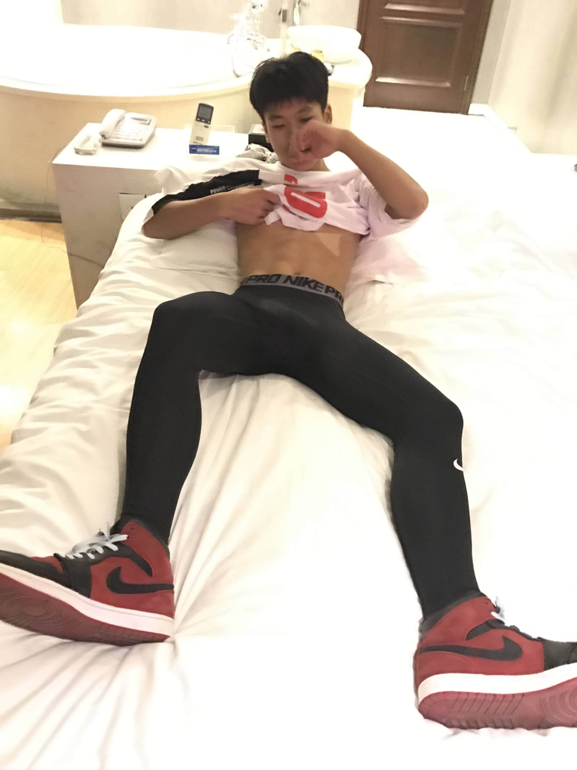 黑皮體育生的私拍集 EP1 ‖ R+【PHOTO+VIDEO】