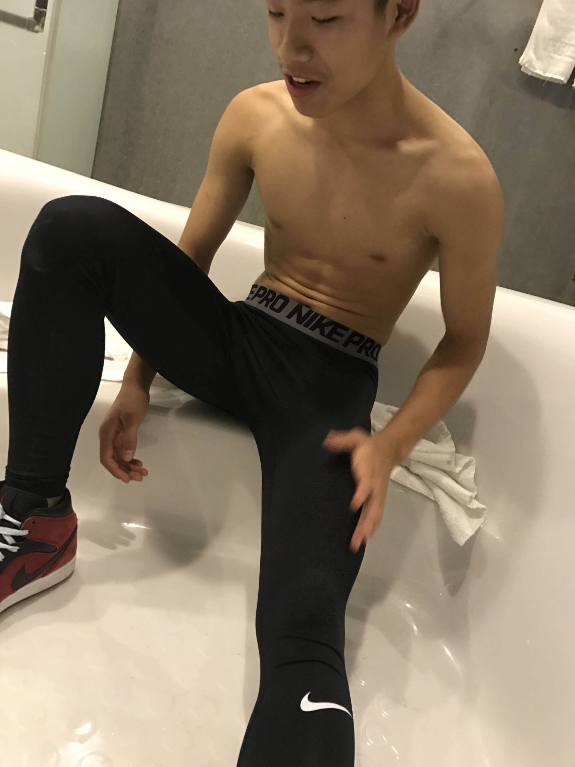 黑皮體育生的私拍集 EP1 ‖ R+【PHOTO+VIDEO】