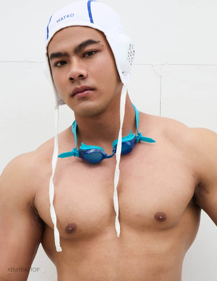 Awesome 35 – TOEY (photo)