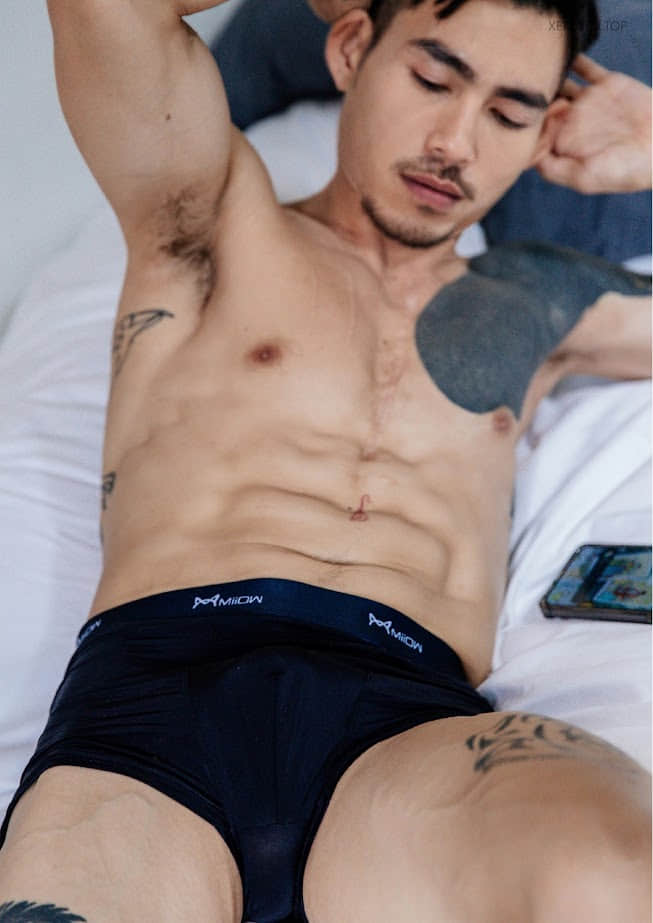 XOXO Magazine vol 15 – KAWEE (photo+video)