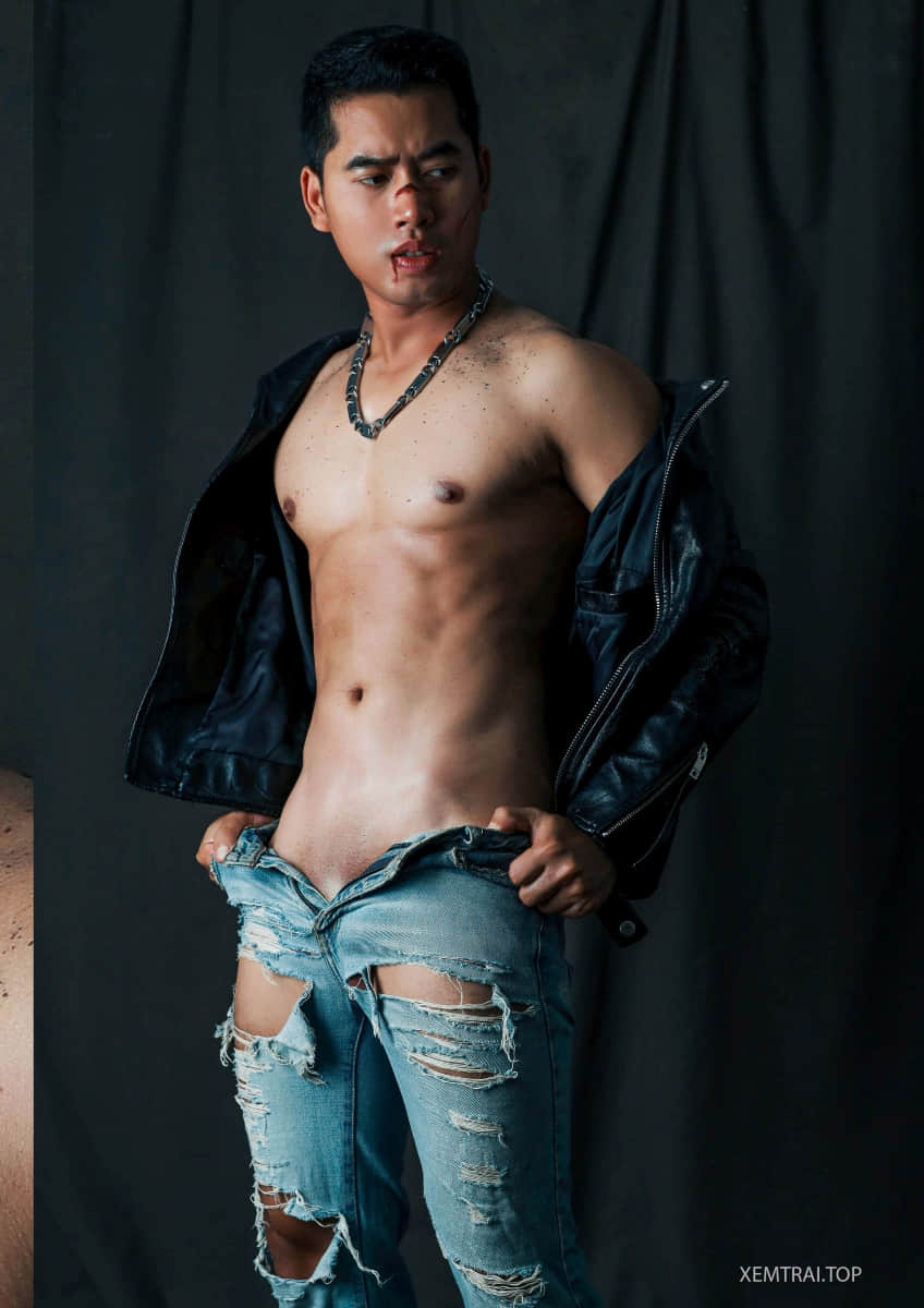 R Collection No.1 – Ron Apichat